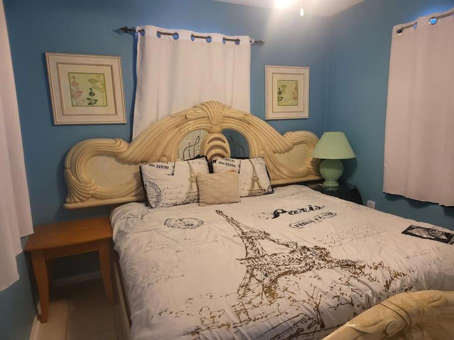 Entire Home By Siesta Key/Closed To Downtown Σεϊρασότα Εξωτερικό φωτογραφία