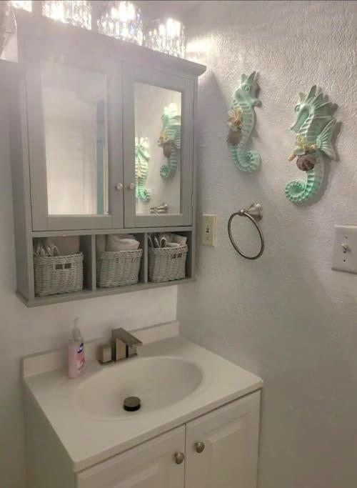 Entire Home By Siesta Key/Closed To Downtown Σεϊρασότα Εξωτερικό φωτογραφία
