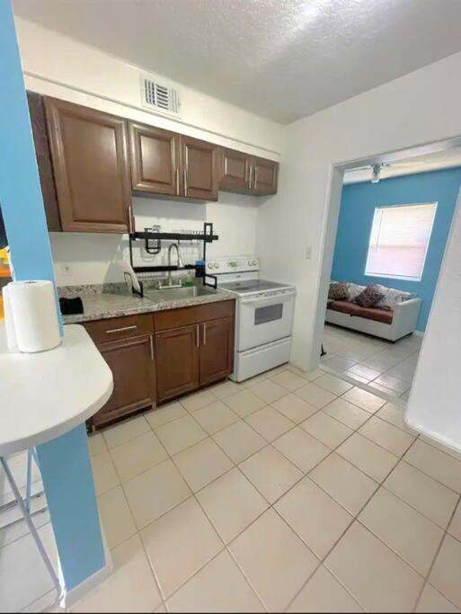 Entire Home By Siesta Key/Closed To Downtown Σεϊρασότα Εξωτερικό φωτογραφία